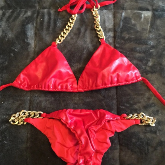 Bikini - Picture 2 of 3